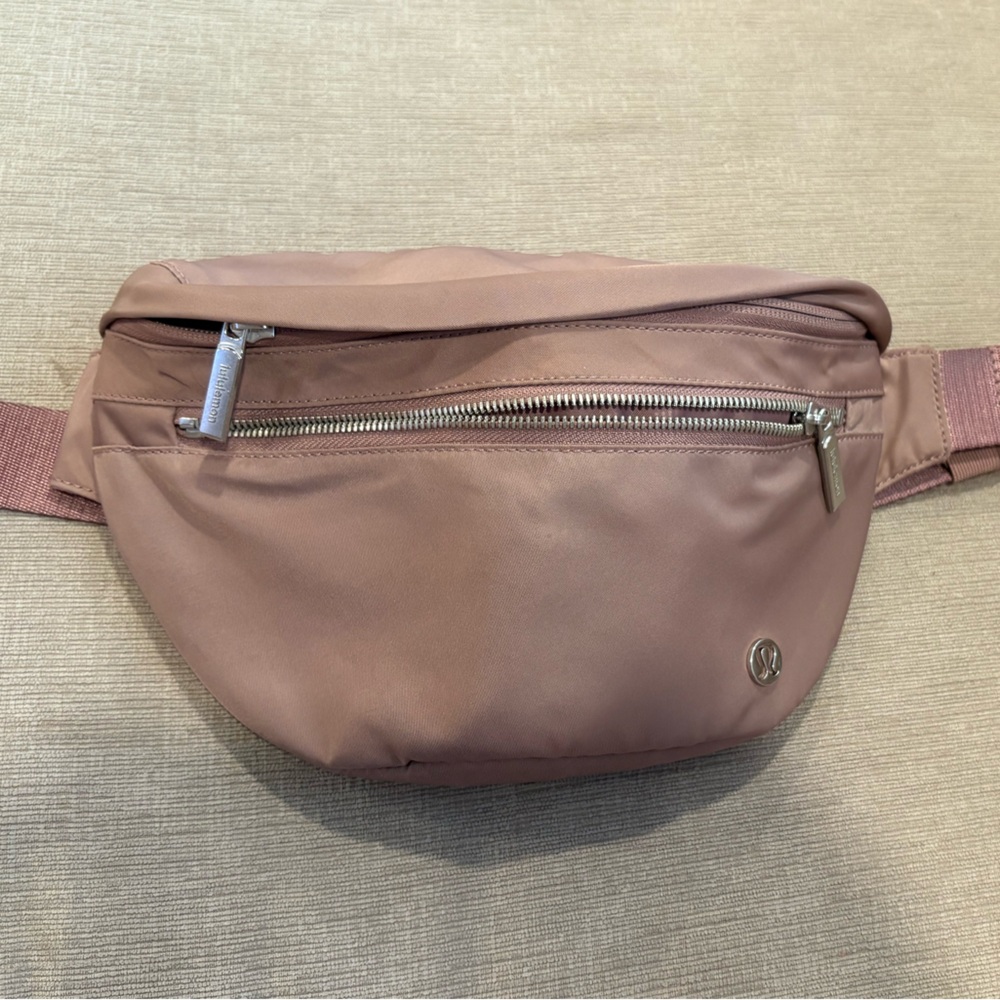 Lululemon City Adventurer Belt Bag 2.5L	 brown/mauve